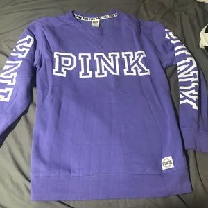 Hoodless sweatshirts